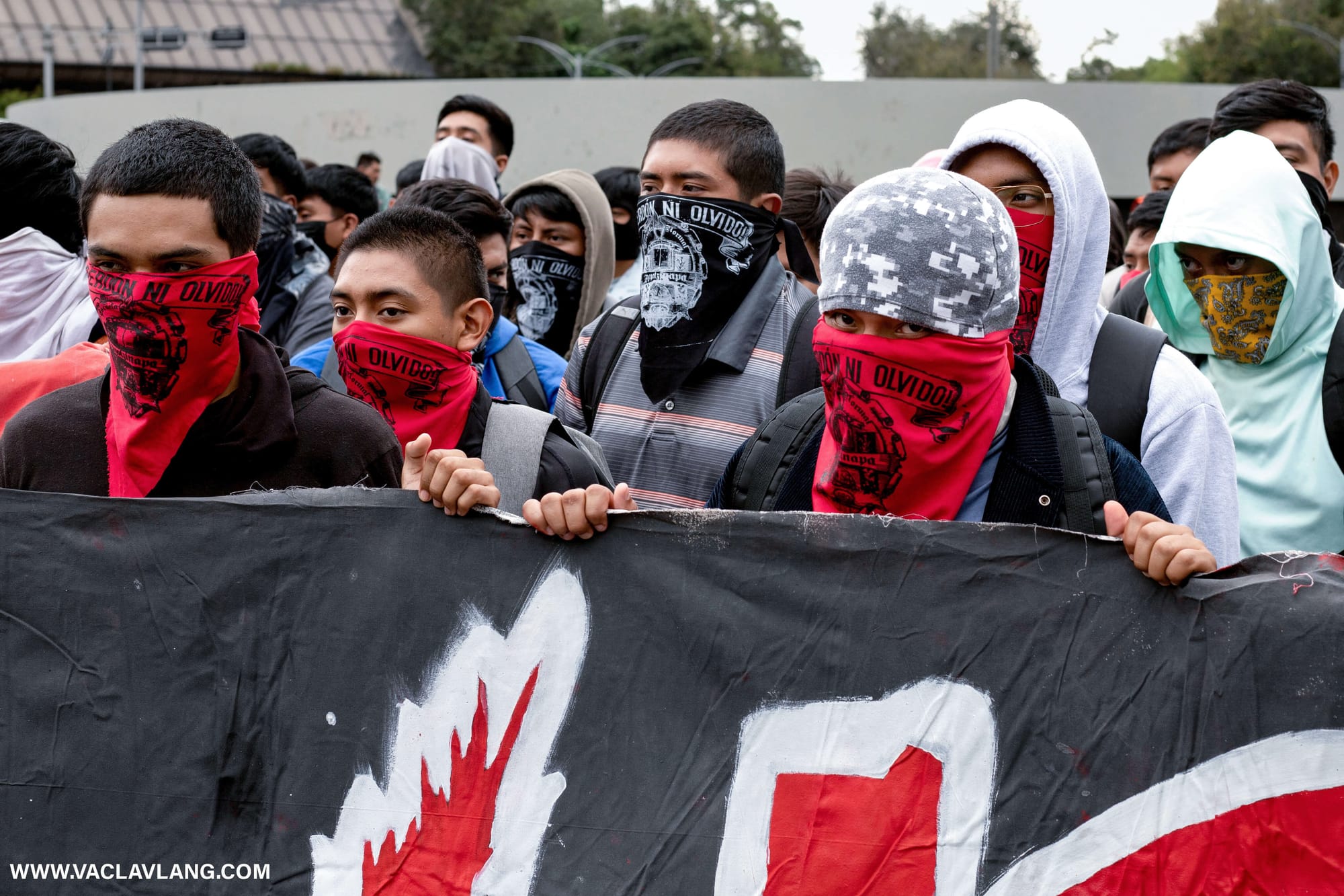 Protesting students from Ayotzinapa. (Photo: Václav Lang)